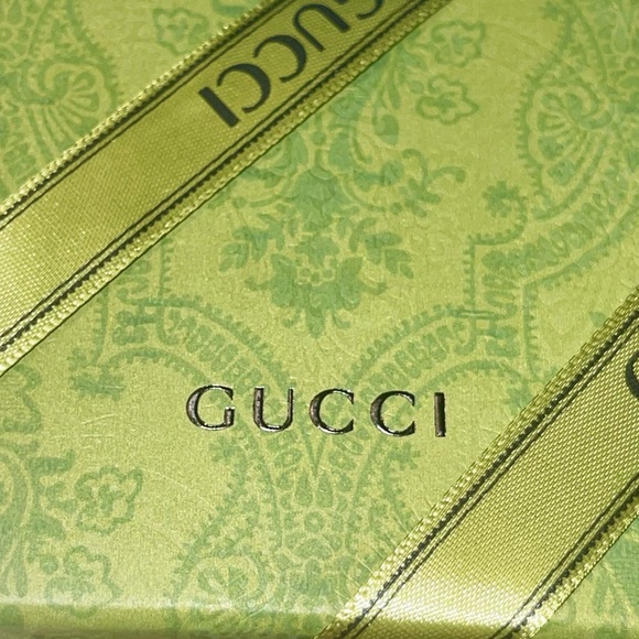 LOW START 3 Authentic Gucci Earring’s Classic GG design full inclusion! - Picture 7 of 9